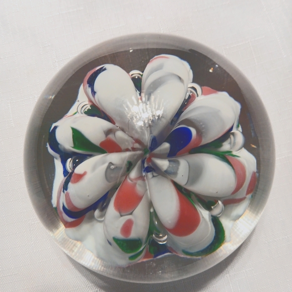Vintage St. Clair Ribbon Crimped Floral Glass Paperweight - Picture 1 of 8
